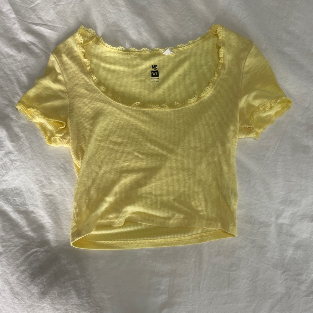 PacSun cropped yellow tshirt
